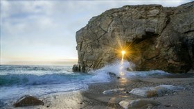 Sunrays_Through_The_Crack