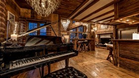 Piano Bar